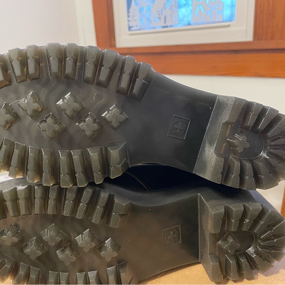 Dr. Martens Black Leona Low Women Size 8 - Picture 6 of 6